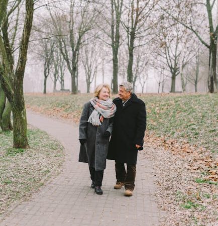 Conocer Mujeres de Manera Anónima con Respeto y Precaución