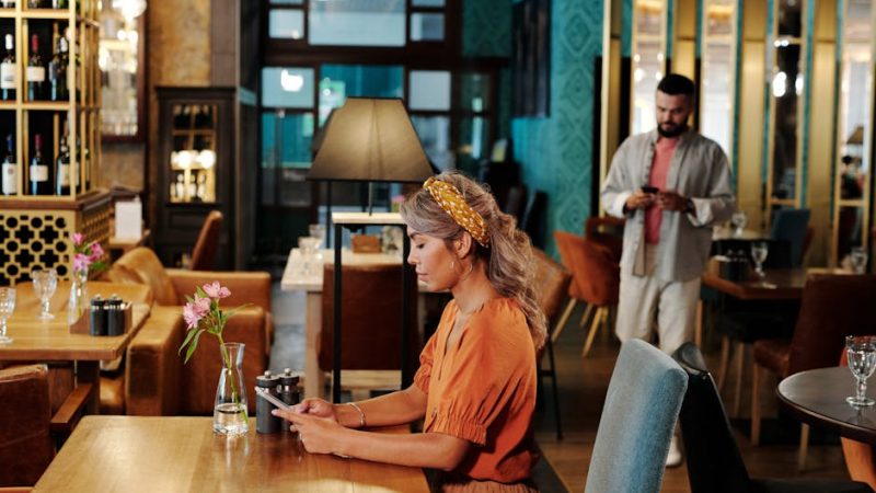 Relaciones virtuales en la era digital